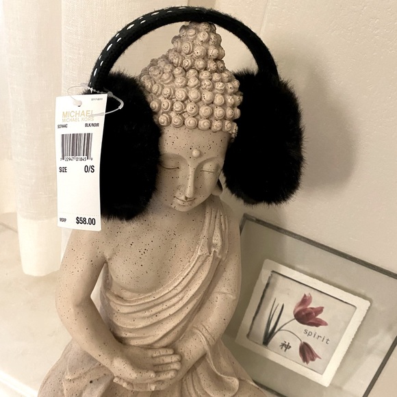 Michael Kors Accessories - BNWT 🎉HP🎉 Michael Kors earmuffs